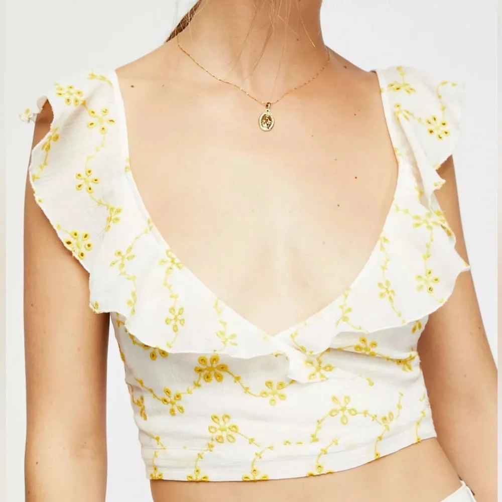 Free People White and Yellow Floral Crop Top - Preloved